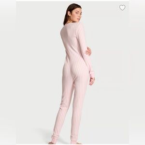 VICTORIA'S SECRET
Thermal Henley Long Onesie